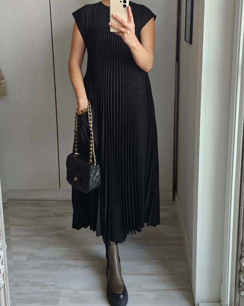 Sleeveless Long Pleated Dress for Women | Ideal for Everyday Wear