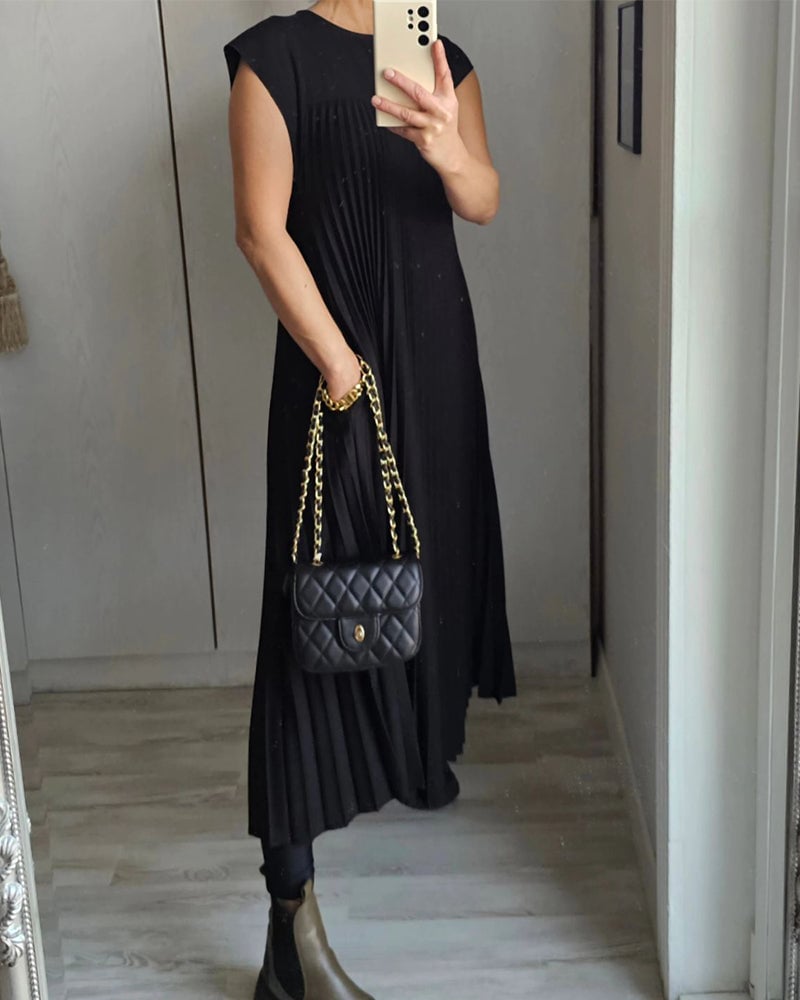 Sleeveless Long Pleated Dress for Women | Ideal for Everyday Wear