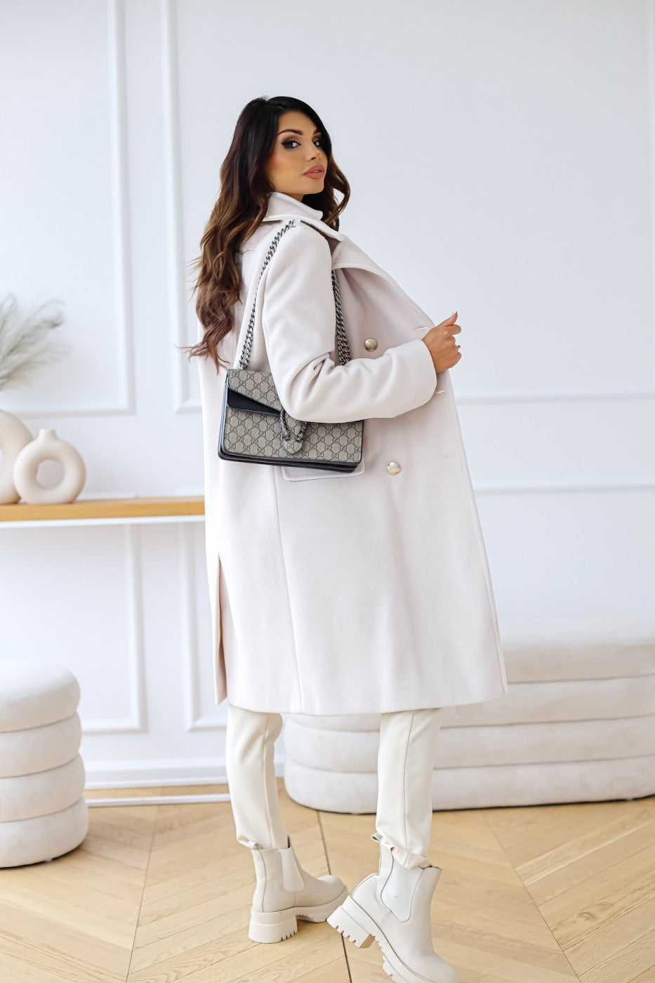 Mid-length buttoned coat for Women
