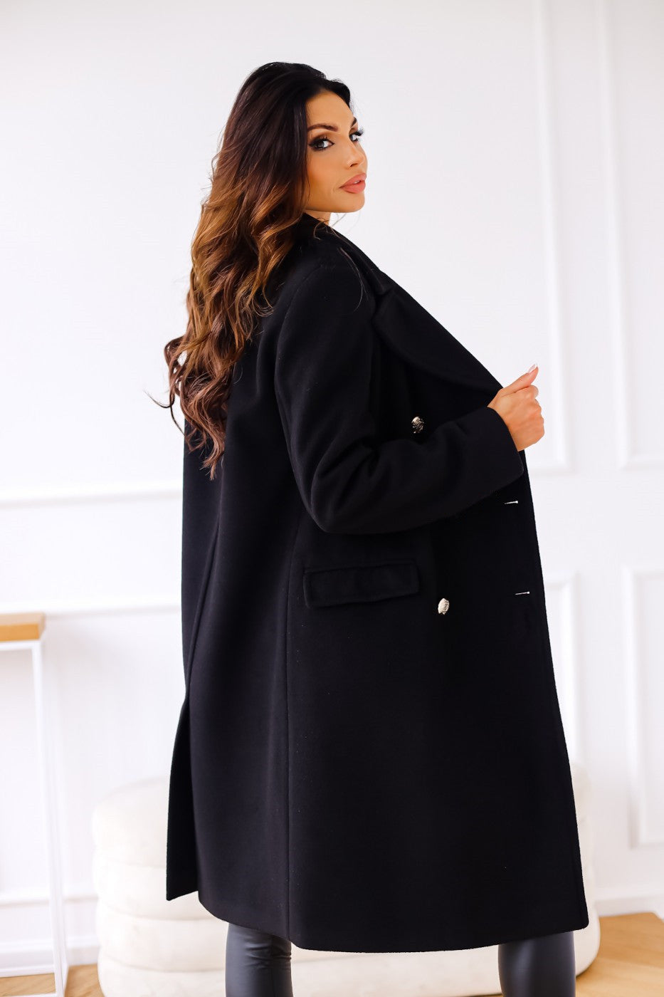 Mid-length buttoned coat for Women