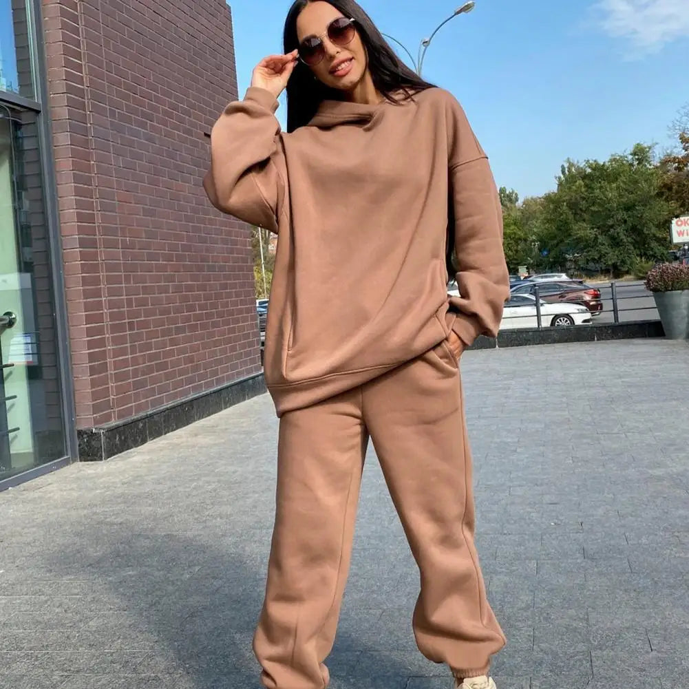 Elegant and Comfortable Hooded Tracksuit for Women