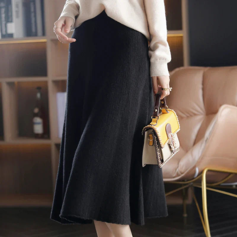 Pleated Skirt in Pure Wool for Women