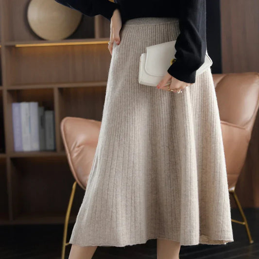 Pleated Skirt in Pure Wool for Women
