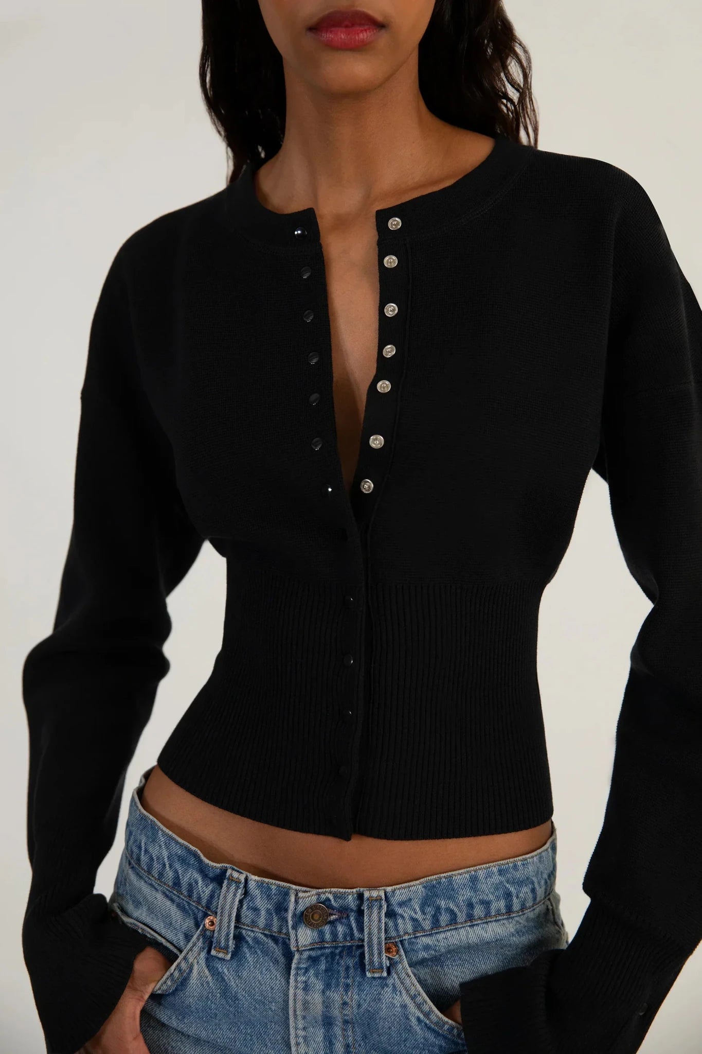 Cardigan boutonné ajusté pour femme - Emilia Lane