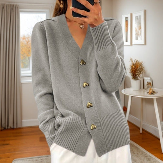 Cardigan Femme en Maille à Boutons Cœur - Emilia Lane