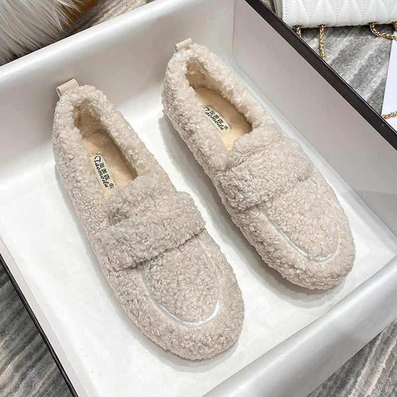 Plush-Lined Comfort Moccasins for Women