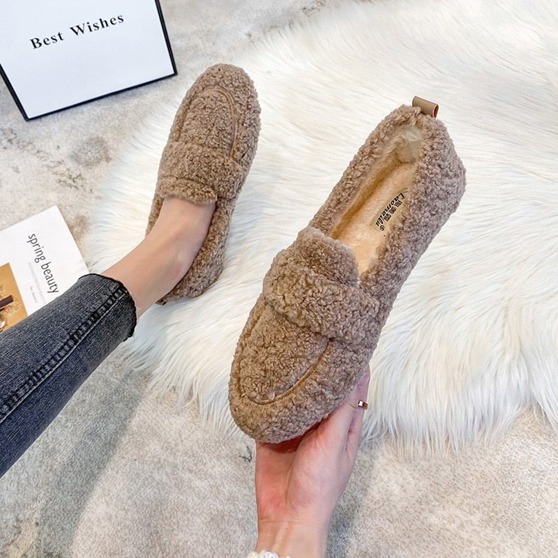 Plush-Lined Comfort Moccasins for Women