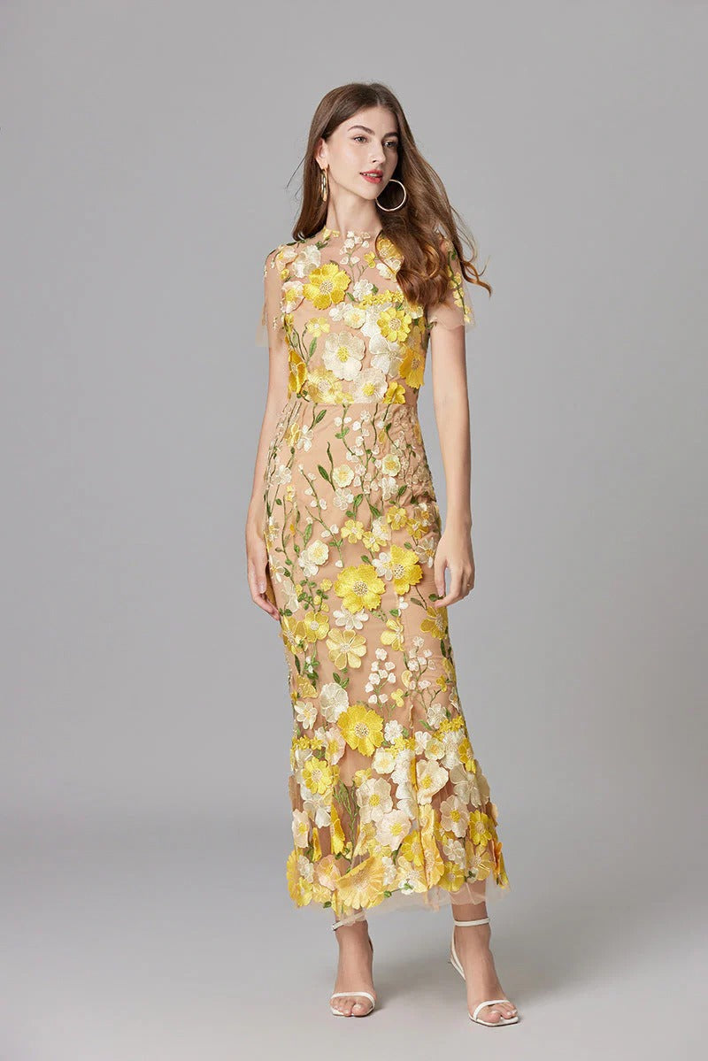 Sleeveless dress for women