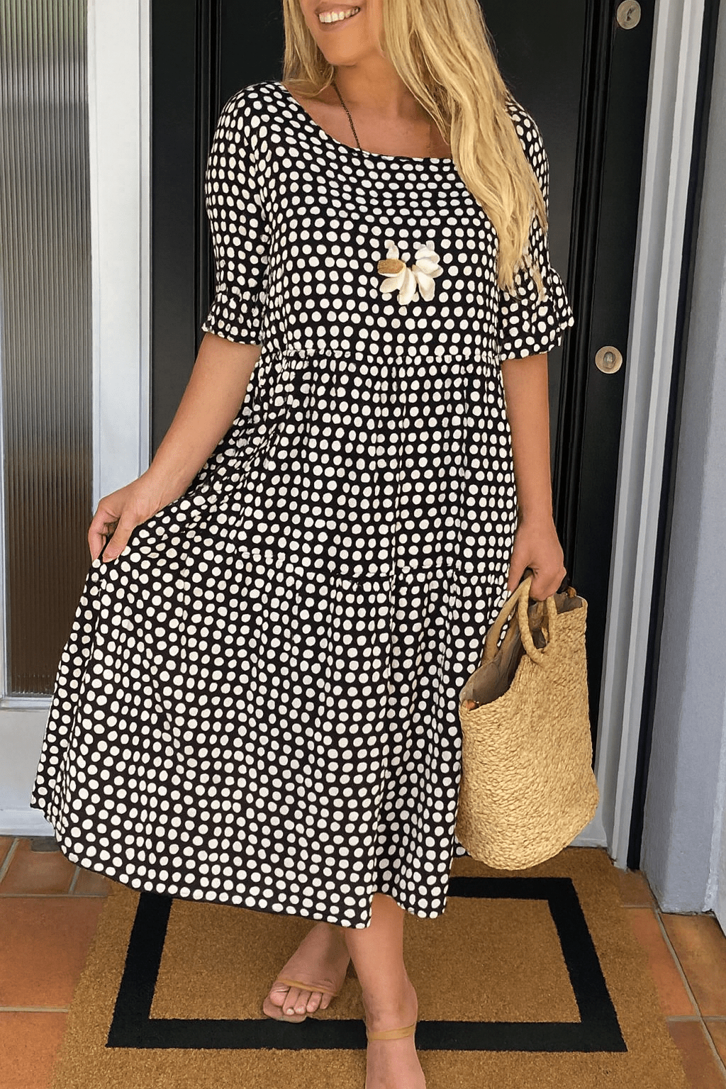 Robe Midi À Manches Évasées À Pois Beige - Emilia Lane