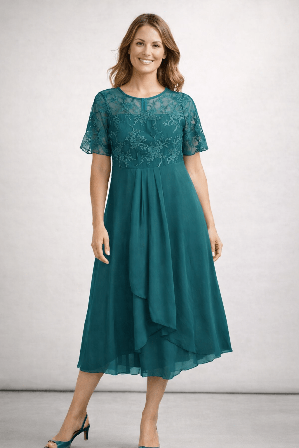 Robe Midi Dentelle et Chiffon pour Femmes - Emilia Lane