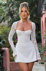 Robe Moulante à Manches en Dentelle pour Femme - Emilia Lane