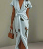 Robe portefeuille satin imprimée pour femmes - Emilia Lane